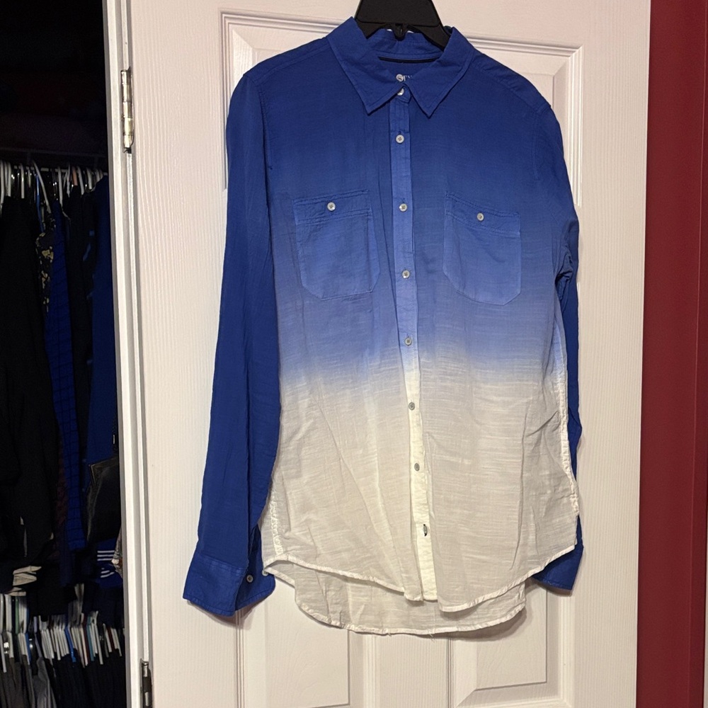Stylus Gradient Blue and White Casual women's button down Shirt size large
